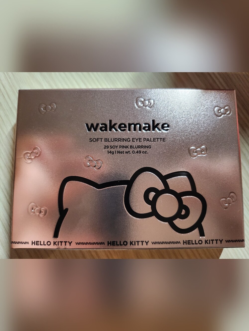 Hello Kitty Soft Blurring Eye Palette -29 Soy Pink Blurring (Limited Edition)